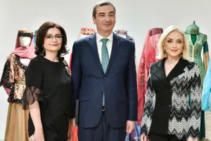 Gülnarə Xəlilovanın milli geyimləri Belqradda