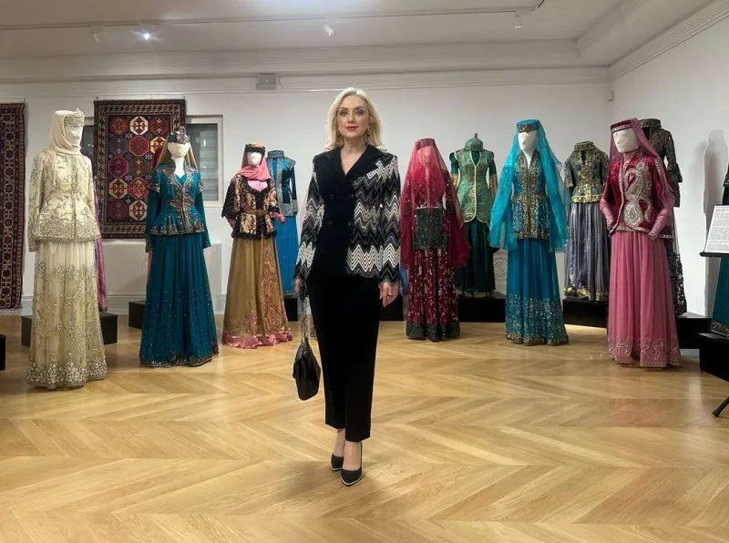 Gülnarə Xəlilovanın milli geyimləri Belqradda