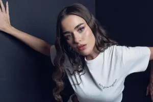 Həyat yoldaşı xəstəxanada, özü əyləncədə...