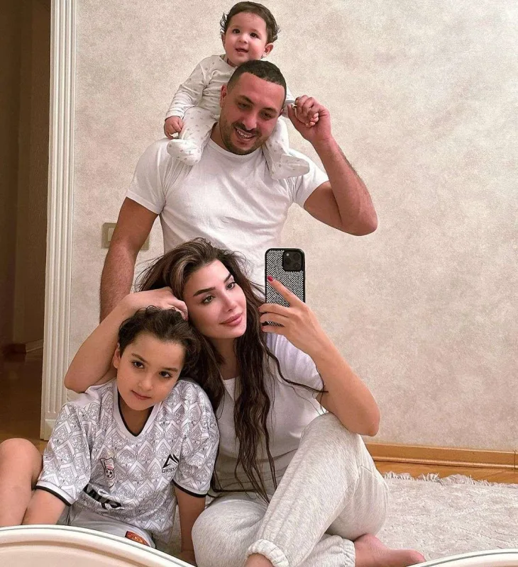 Həyat yoldaşının avtomobilindən üzükləri oğurlandı