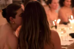 Paltarla giriş qadağandır!