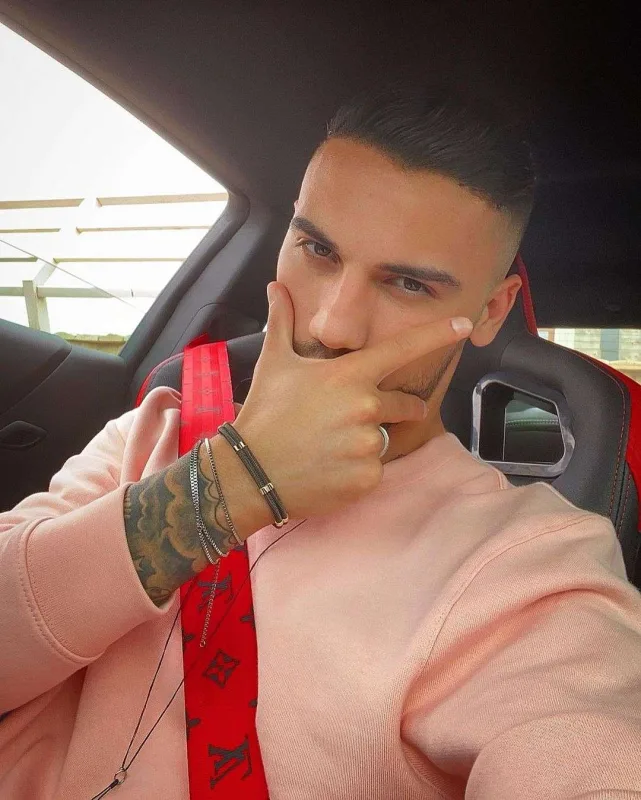 “Neftçi”nin oyunçusu yeni eşqə başlayıb!