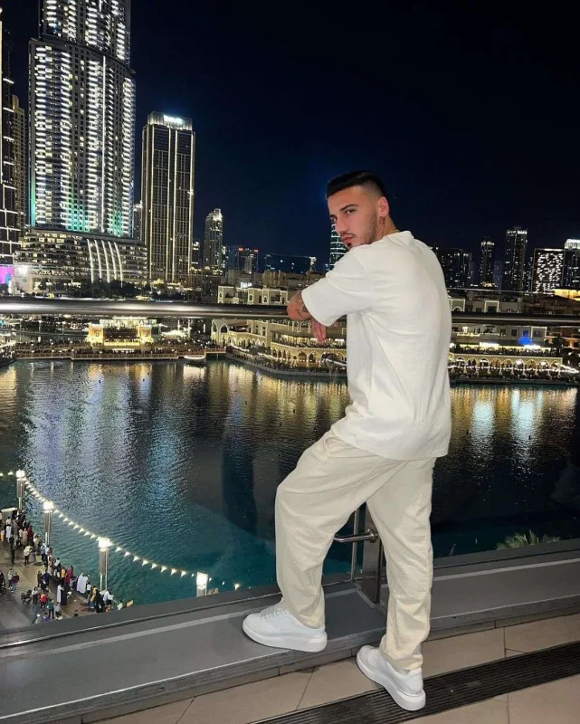 “Neftçi”nin oyunçusu yeni eşqə başlayıb!