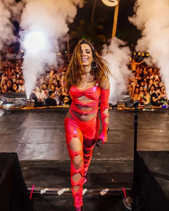 11 il sonra “Warner Music”lə ayrıldı