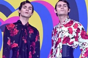 Müzakirə yaradan geyimlərin dizayneri danışdı