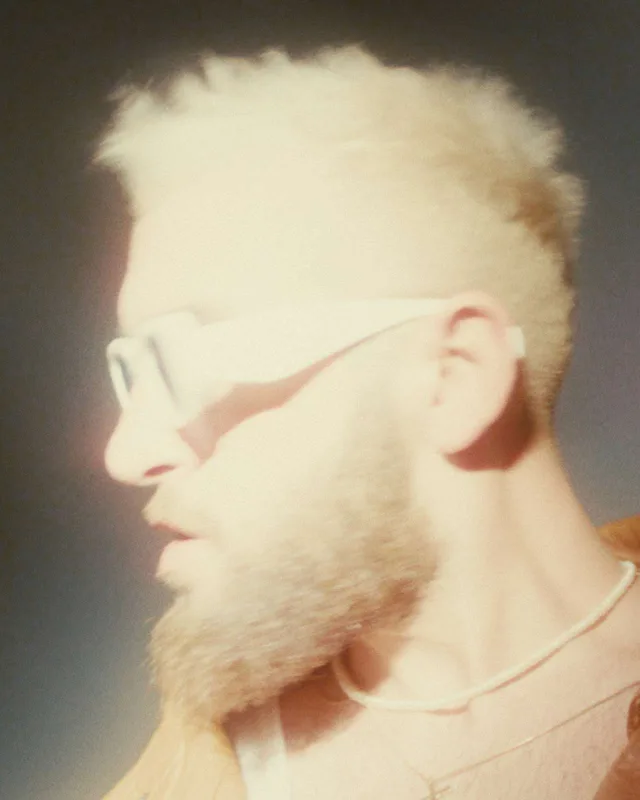 Nuran şou-biznesə bu kliplə girdi