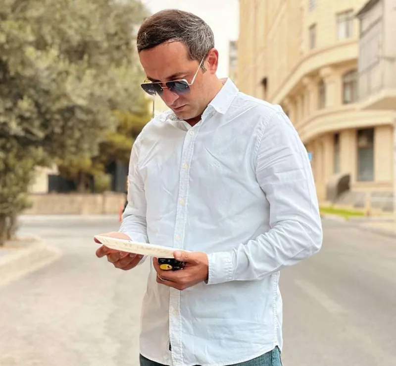 Hikmətlə Səmimi nəyi bölə bilmir?