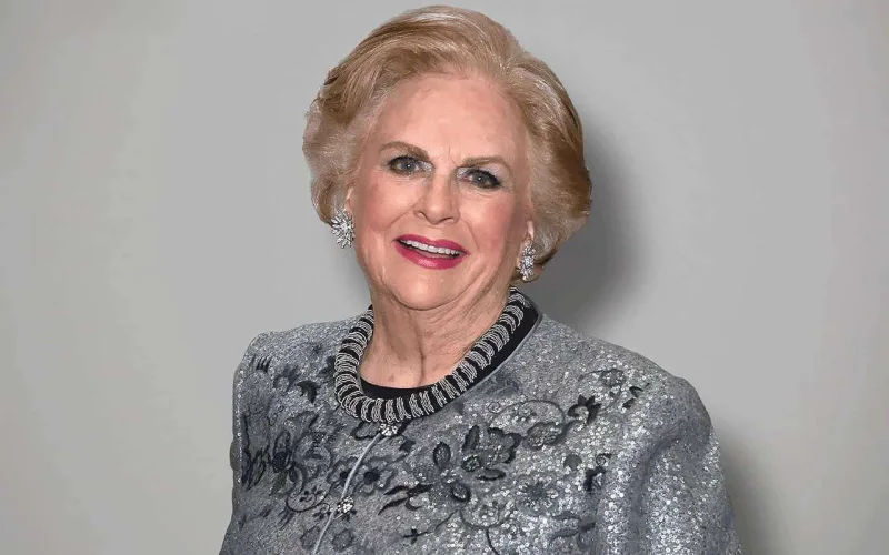 Dünyanın 10 milyarder qadını!