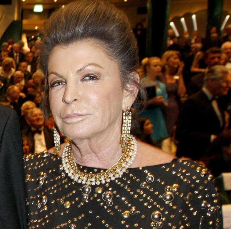 Dünyanın 10 milyarder qadını!