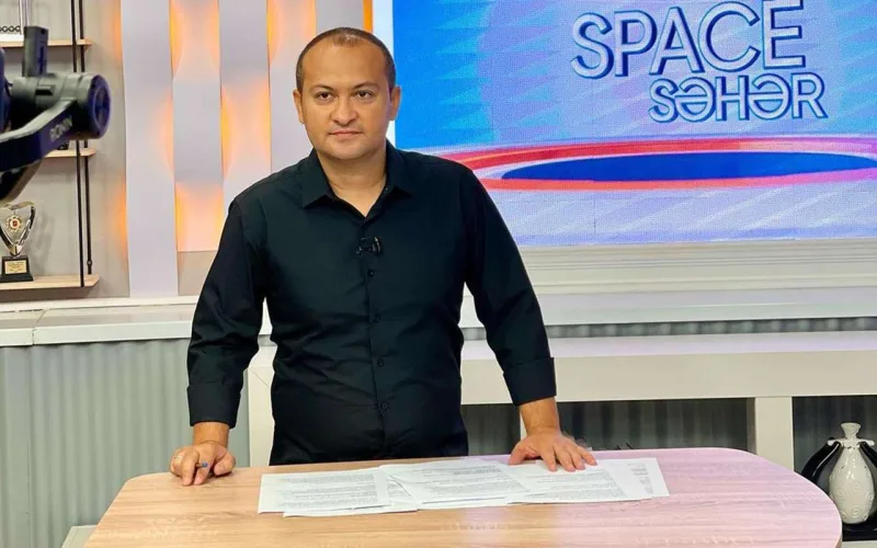 “Özünüz olmağı unudub, arada qalmısınız” - Turandan aparıcılara