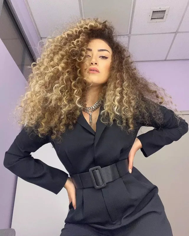 Özü Erdoğanı, qızı Kılıçdaroğlunu dəstəkləyir