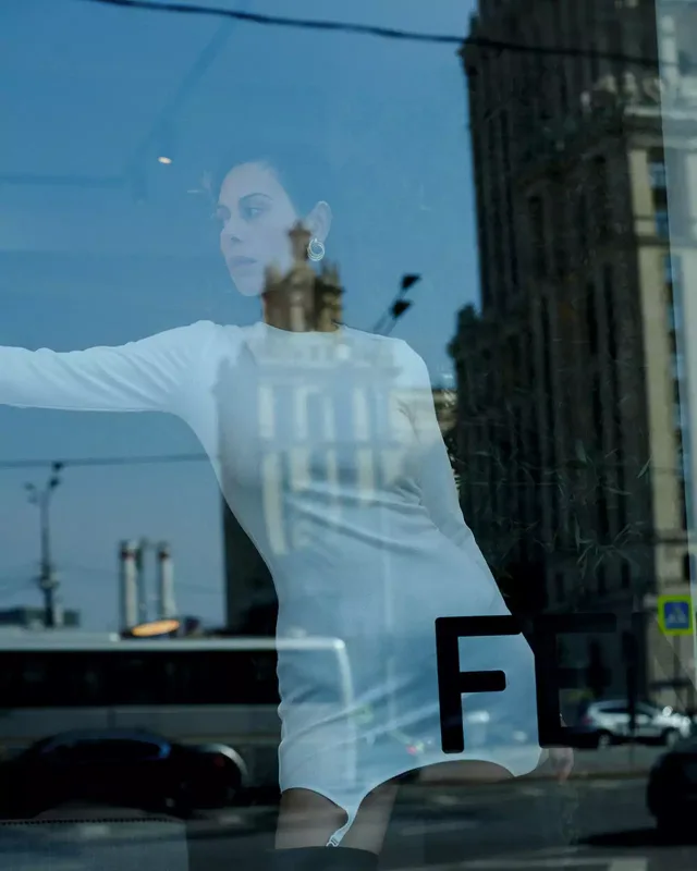 Səbinə ABŞ-də “rus fahişə” olmaq istəmədi