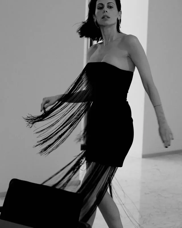 Səbinə ABŞ-də “rus fahişə” olmaq istəmədi