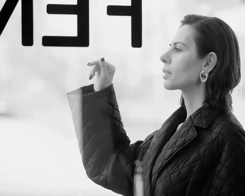 Səbinə ABŞ-də “rus fahişə” olmaq istəmədi