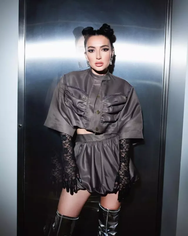 “Dilarə o soyunan qızdır?” - Şəbnəm tanımadı