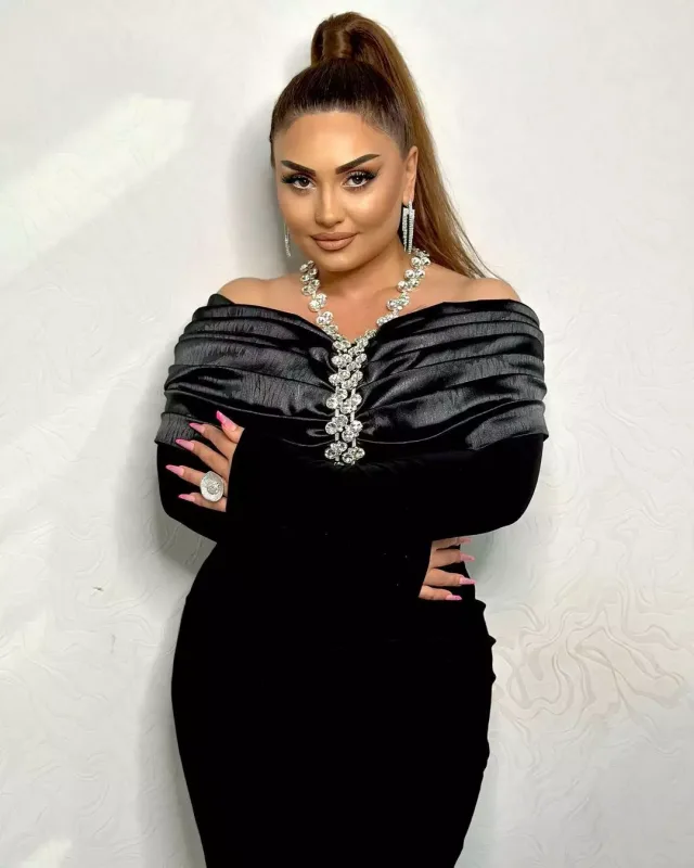 “Dilarə o soyunan qızdır?” - Şəbnəm tanımadı