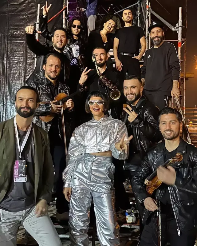 “Hiss səhnə müğənnisi deyil” – Sərt sözlər