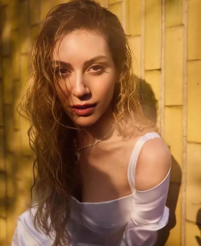 “Həm fırtınalıyam, həm də sakit”