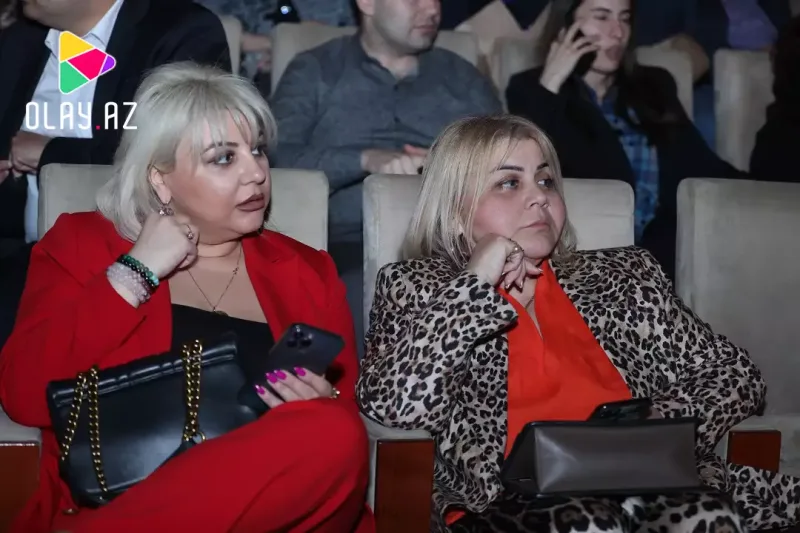 Təəccübləndi, güldü, ciddiləşdi...