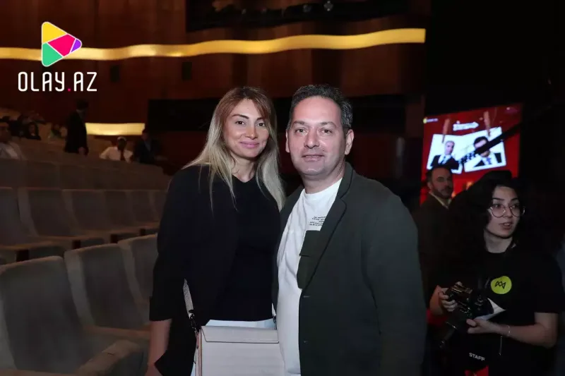 Xanımları ilə gecədə...