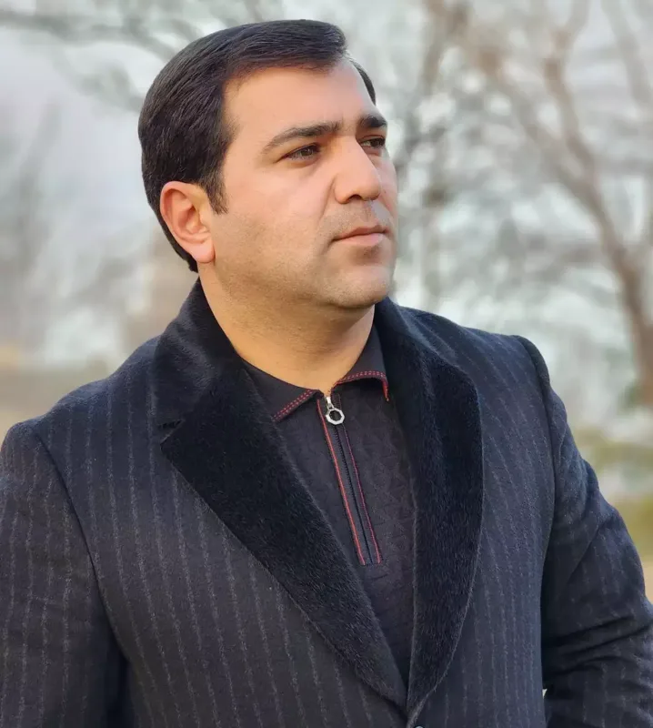 Bir yerdə olsalar da, bir-birilərini izləmirlər