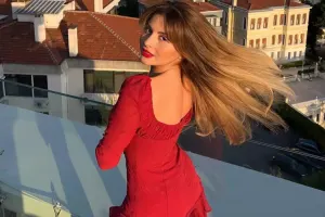 Aynişan yenə izləyicisi ilə gərginlik yaşadı