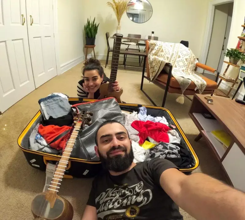 Hər kəs nişanlı bilirdi, evləniblərmiş....