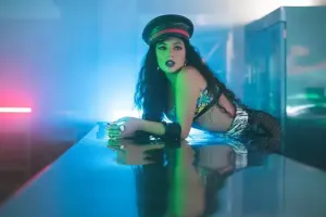 Klipindən sonra mahnısına da qadağa?