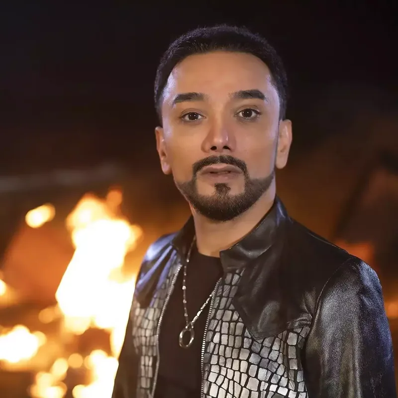 “O gecədən sonra parladım”