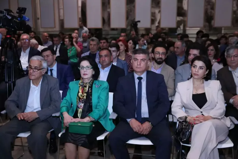 Vaqif Mustafayevdən tənqidlərə cavab