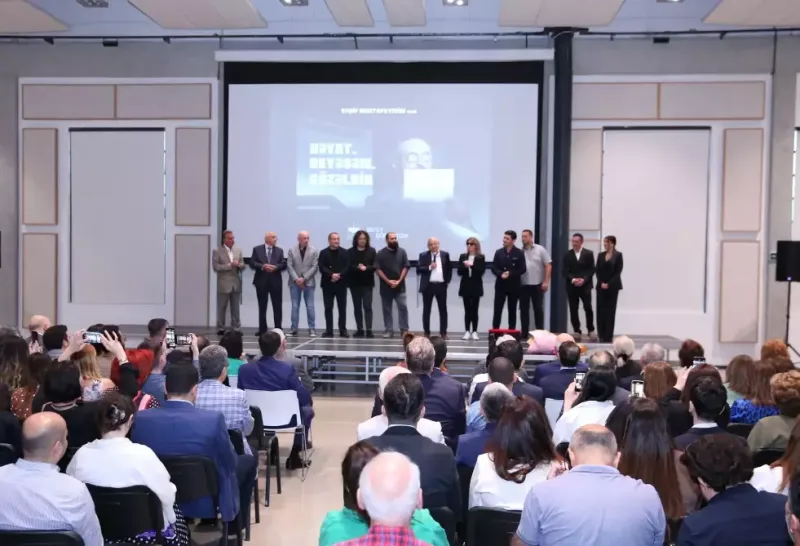 Vaqif Mustafayevdən tənqidlərə cavab