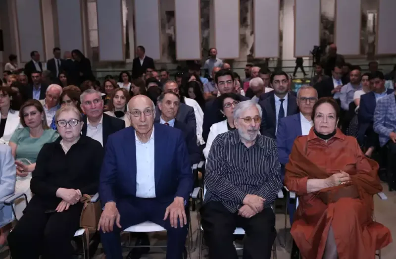 Vaqif Mustafayevdən tənqidlərə cavab