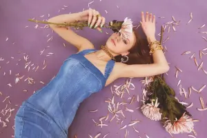 “Menajerimi ara”nın ulduzu Türkiyədən köçür