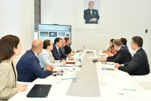 Mədəniyyət naziri “TikTok”un nümayəndələri ilə görüşdü