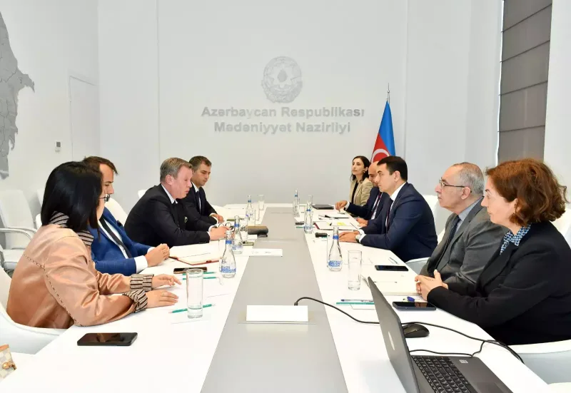 Mədəniyyət naziri “TikTok”un nümayəndələri ilə görüşdü