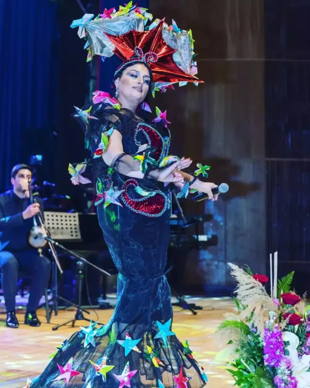 “Başımdakı meyvələrlə fəxr edirəm”