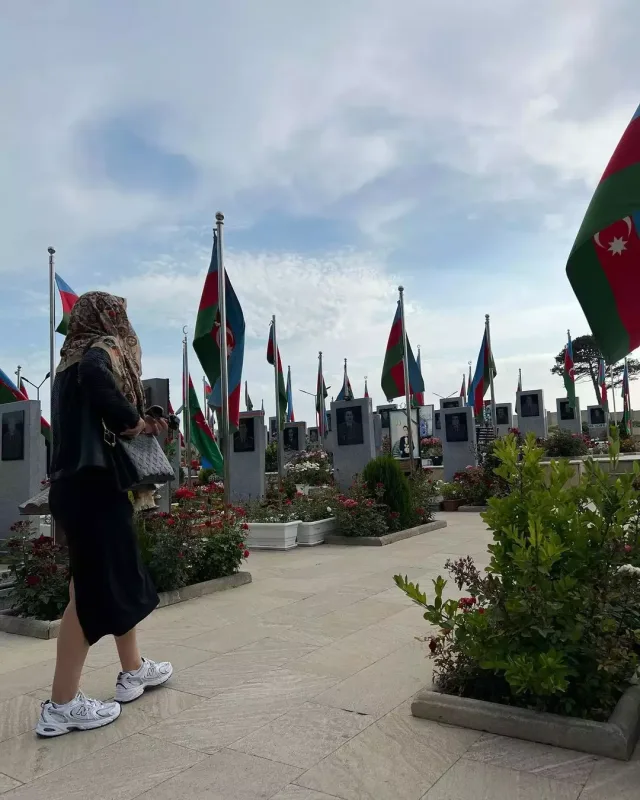 “Sən heç yetim, ərsiz, atasız qaldın?”