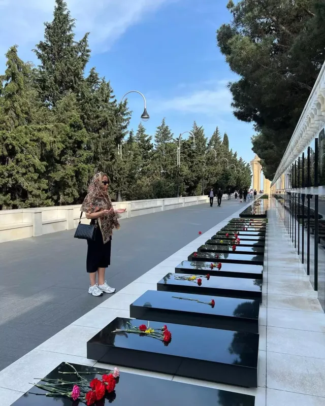 “Sən heç yetim, ərsiz, atasız qaldın?”