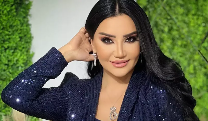 “Get, əlini anana qaldır”