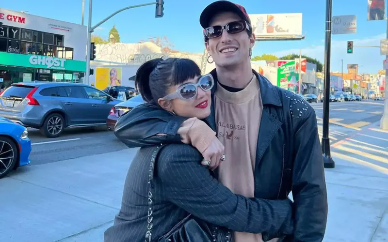 Sevgilisindən ayrılan kimi başqası ilə öpüşdü