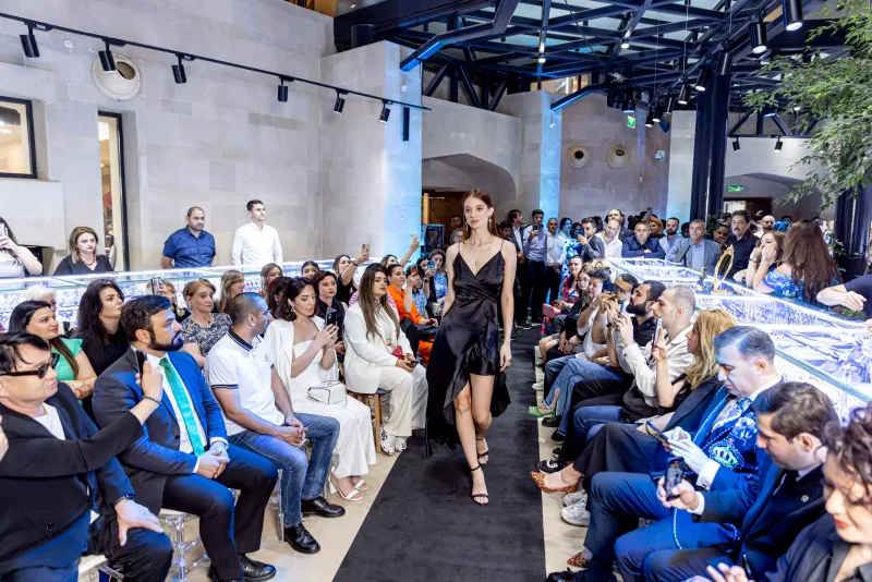 Qızıl və Brilliant Şərq Bazarında!