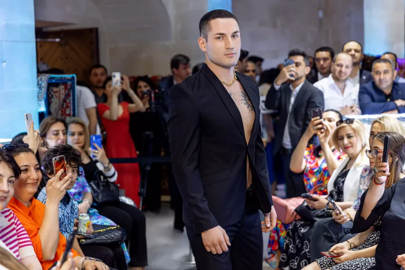 Qızıl və Brilliant Şərq Bazarında!