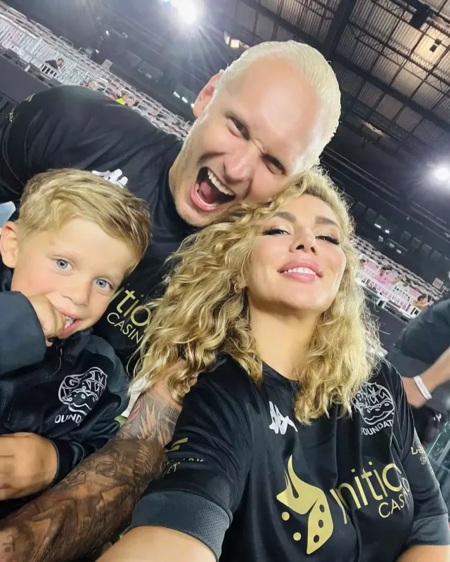 Yataqdan barışıq videosu paylaşdı