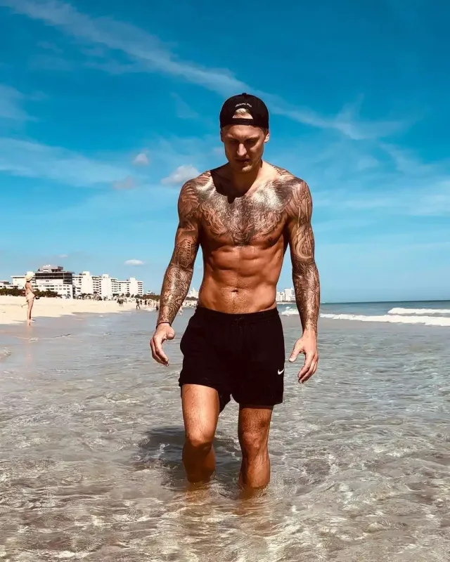 Yataqdan barışıq videosu paylaşdı