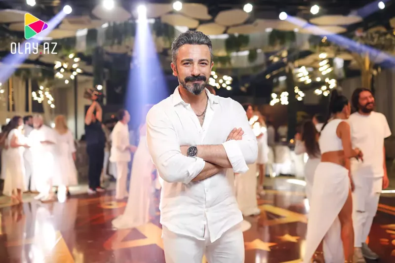 Röyanın “14/41” gecəsi – Hər kəs ağ geyimdə gəldi