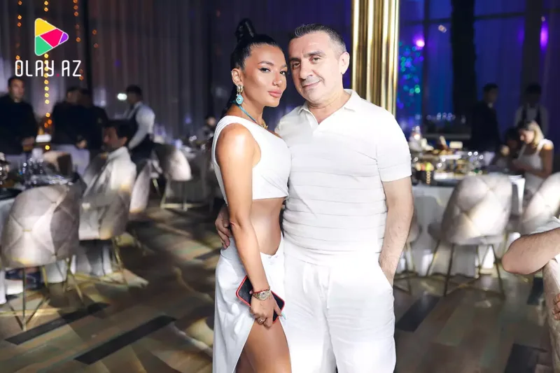 Röyanın “14/41” gecəsi – Hər kəs ağ geyimdə gəldi