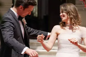 “Camdaki kız” final etdi