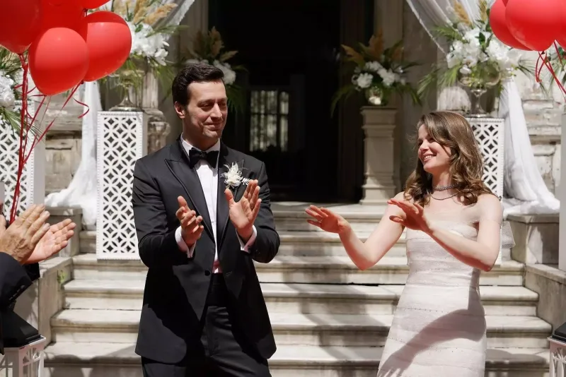 “Camdaki kız” final etdi