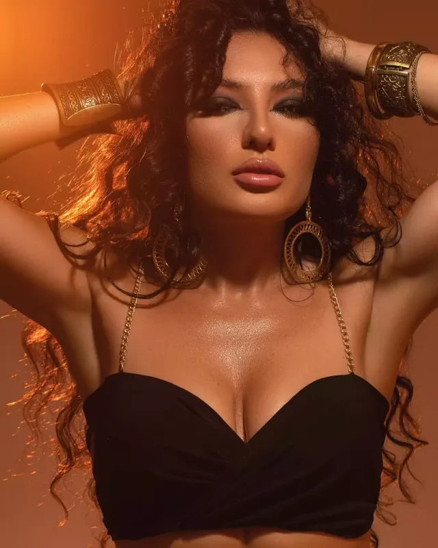 “Şəbnəmlə danışmadıq, amma salamlaşdıq”