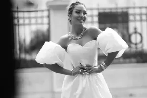 “Qayınana cibimə pul basdı ki, gəlinimi tərifləmə”